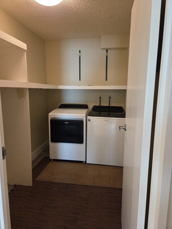 540 14 Ave Sw - Photo 6 of 7