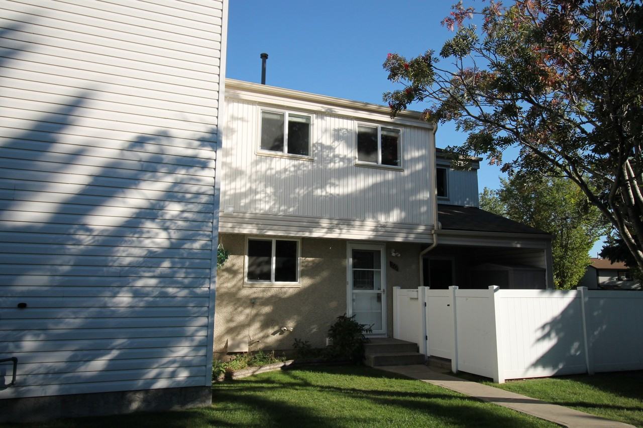 20 Woodvale Villge Nw - Photo 2 of 16