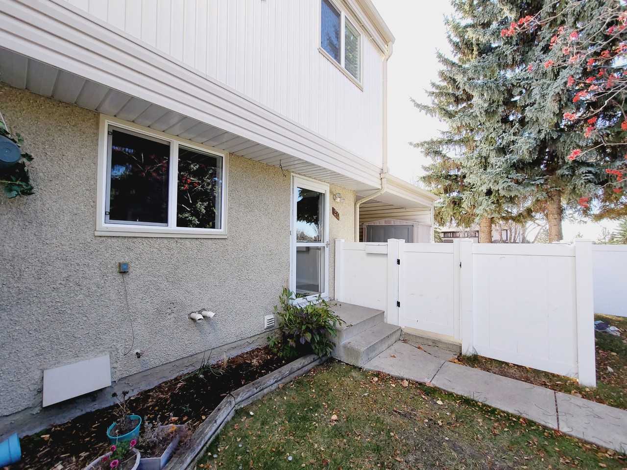 20 Woodvale Villge Nw - Photo 3 of 16
