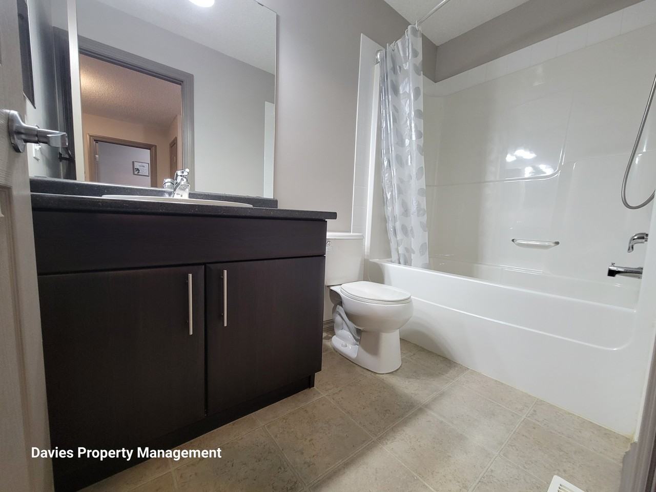 735 85 Street Southwest 21 ed - Photo 5 of 15