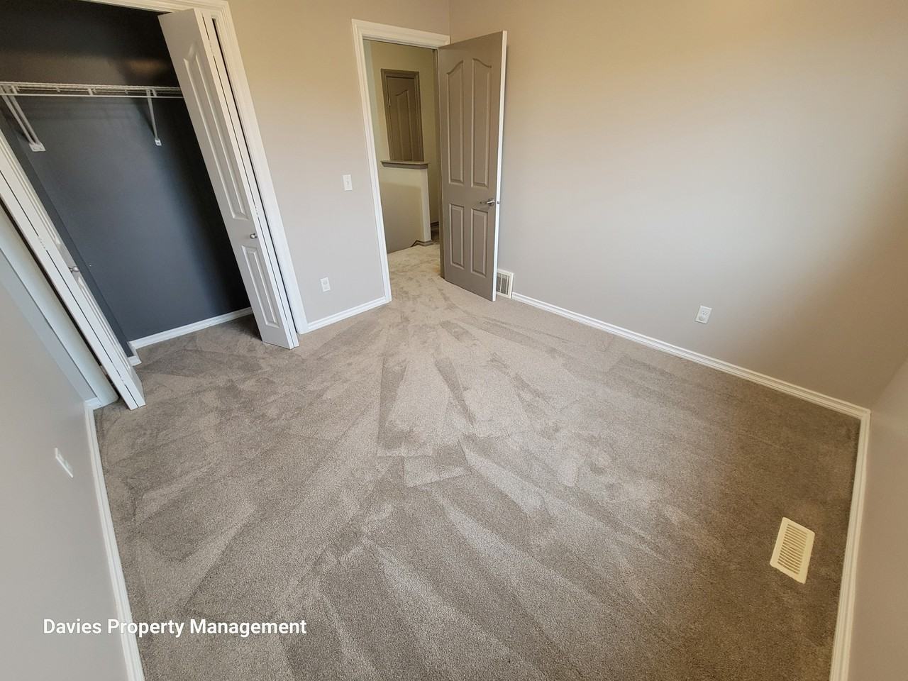 735 85 Street Southwest 21 ed - Photo 6 of 15