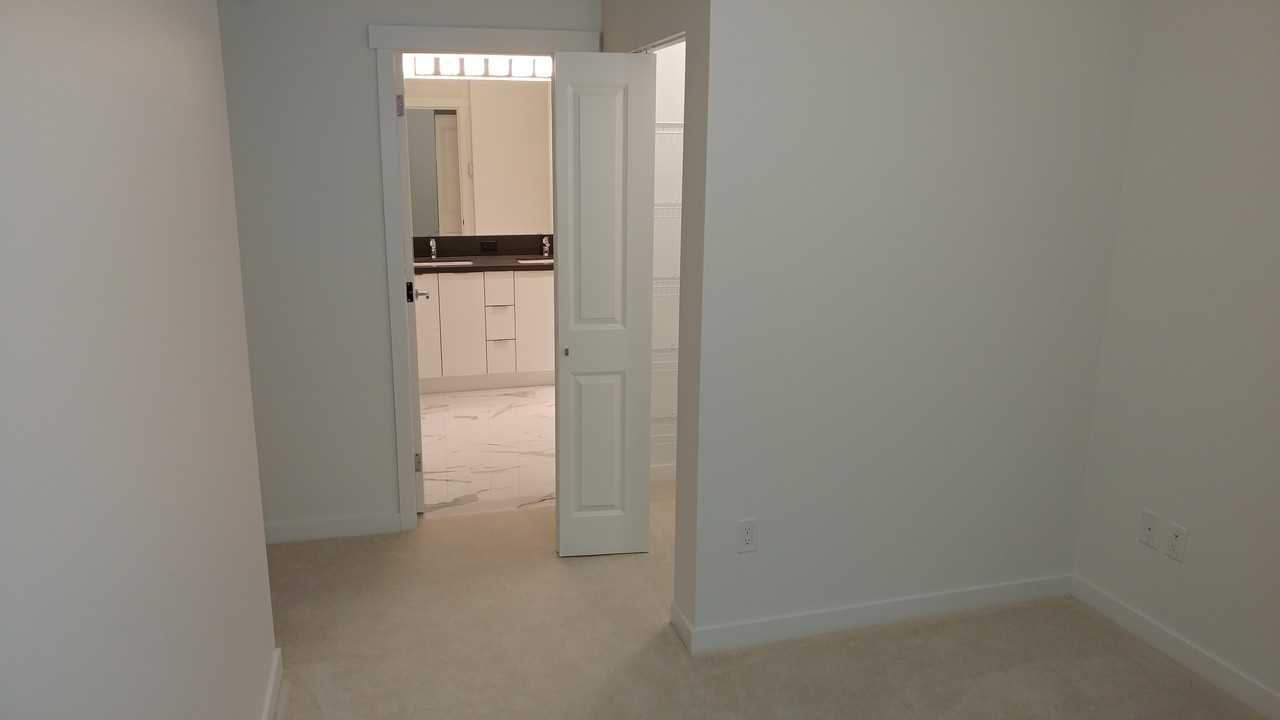 15138 34 Ave - Photo 6 of 25