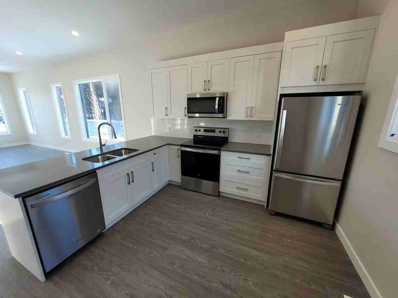 5066 4a St Sw - Photo 5 of 31