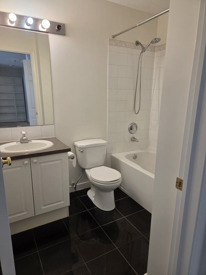 7 Harvest Gold Manor Ne - Photo 5 of 10