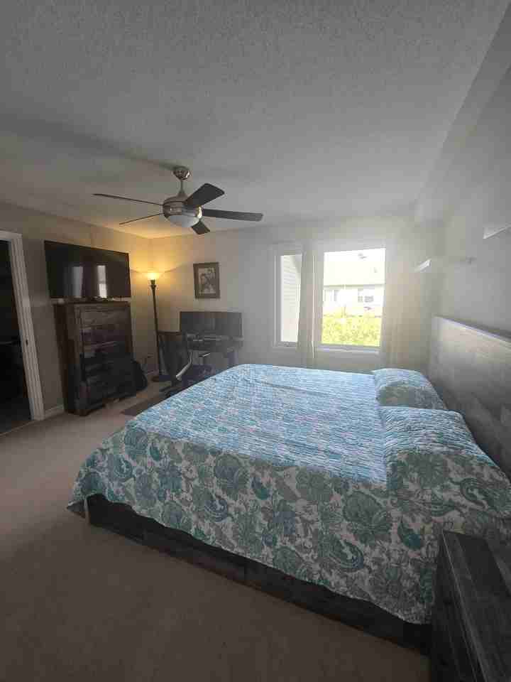 143 Popplewell Cres - Photo 2 of 24