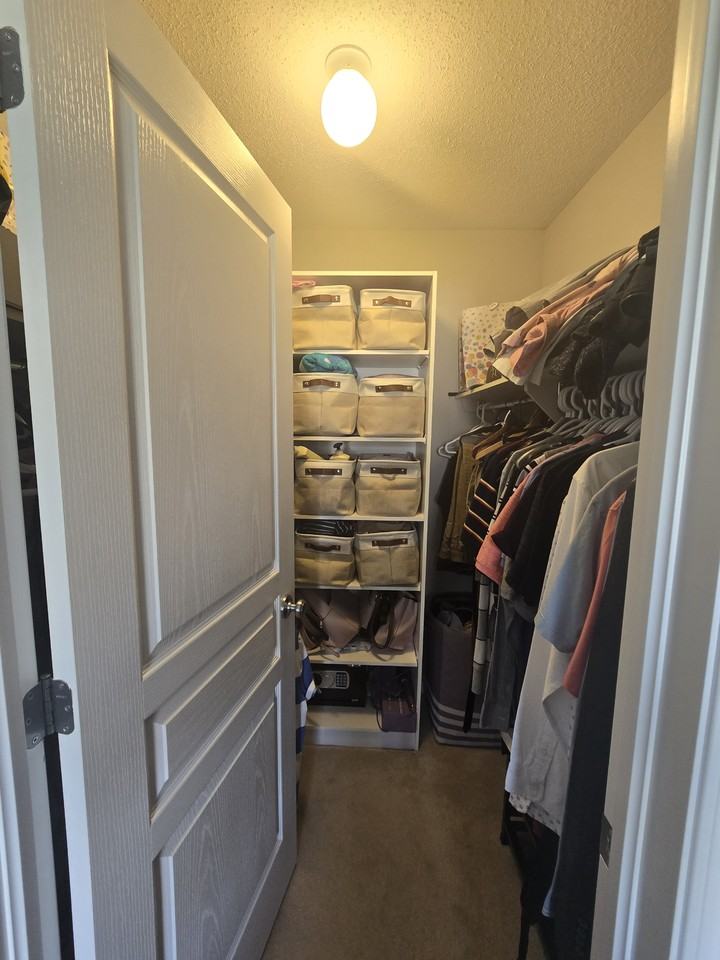 143 Popplewell Cres - Photo 3 of 24