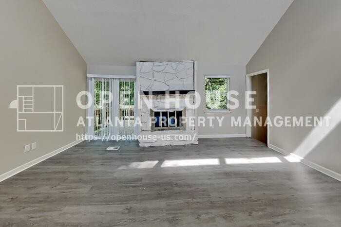 3013 Alberta Dr - Photo 4 of 24