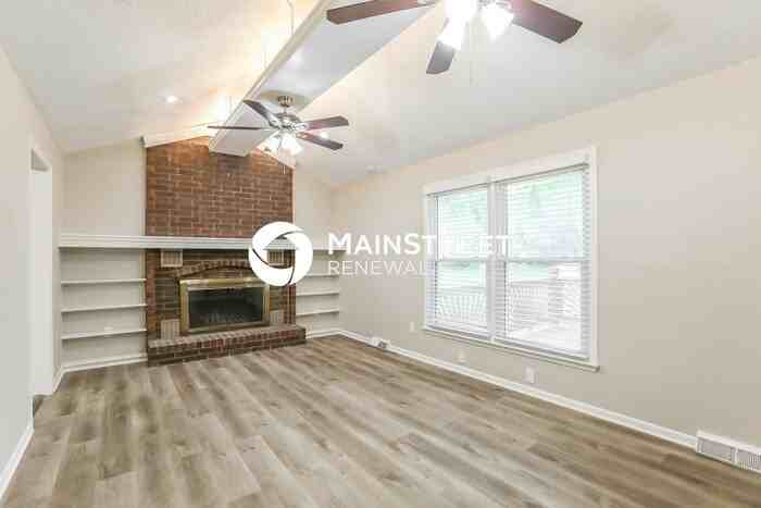 16416 Mckinley St - Photo 3 of 18