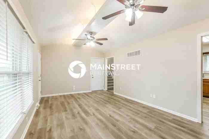 16416 Mckinley St - Photo 4 of 18