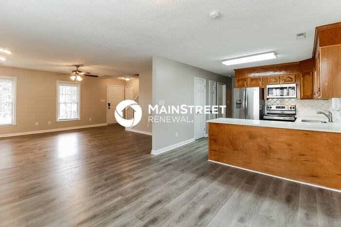 548 Adams Gate Rd - Photo 4 of 18