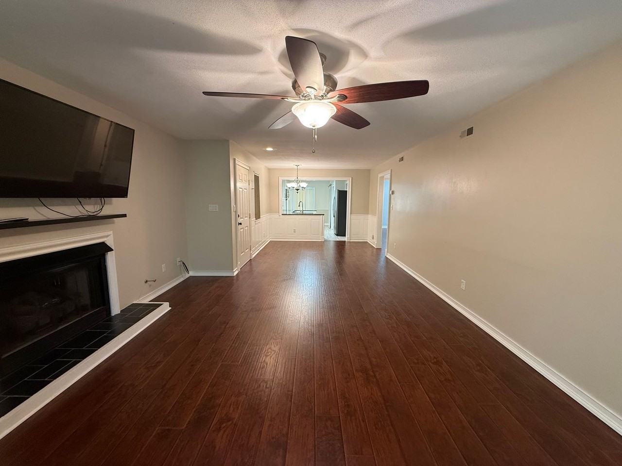 1314 Twin Springs Ct - Photo 3 of 27