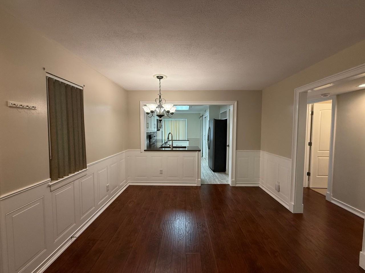 1314 Twin Springs Ct - Photo 4 of 27