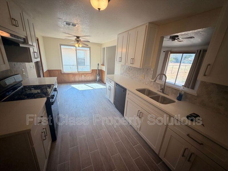 8613 E Parkridge Dr - Photo 6 of 31