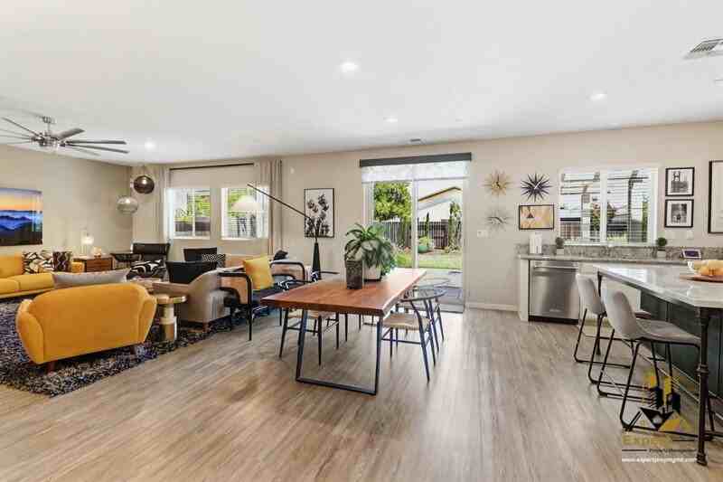 8256 Schellhous Dr - Photo 2 of 33