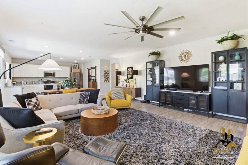 8256 Schellhous Dr - Photo 5 of 33