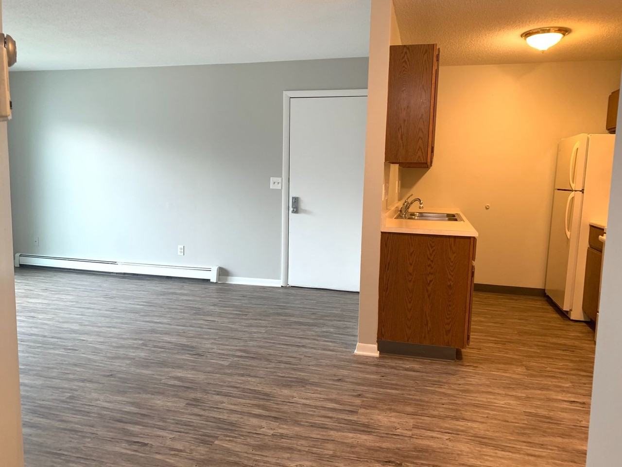 489 Donna St - Photo 3 of 14