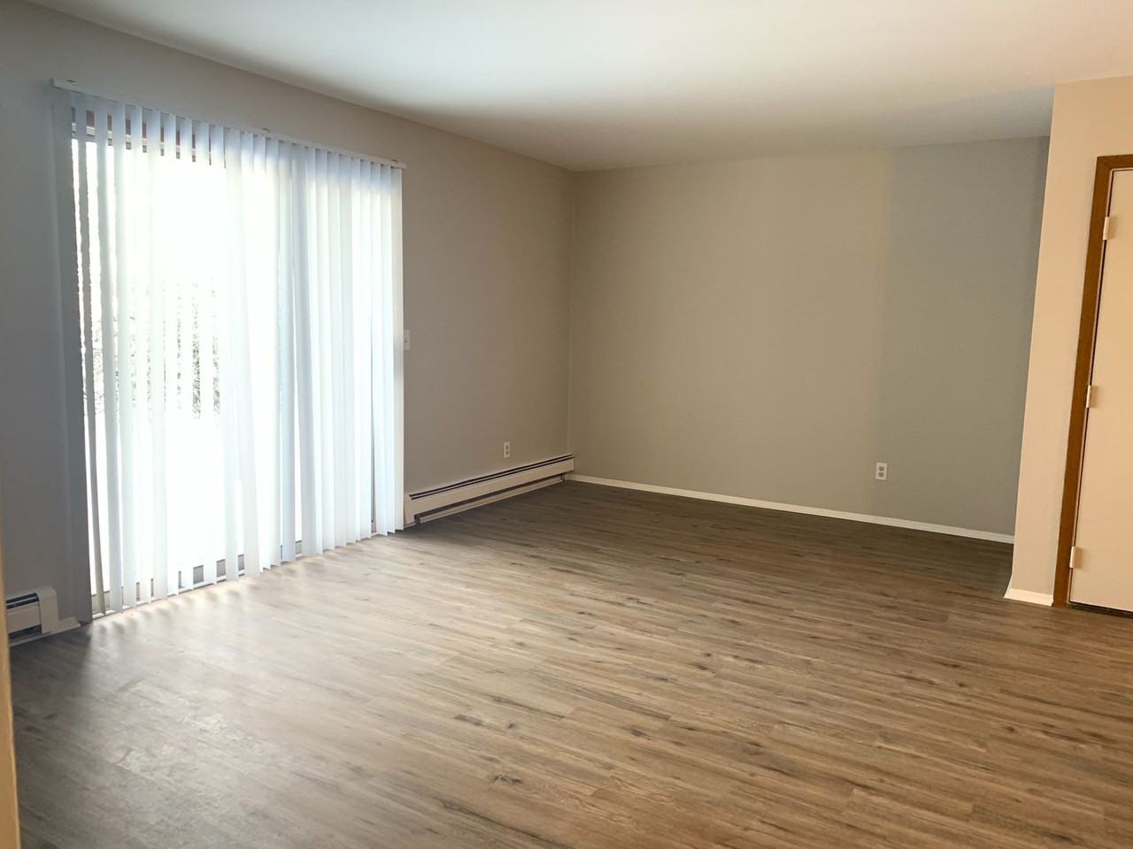521 Donna St - Photo 4 of 19