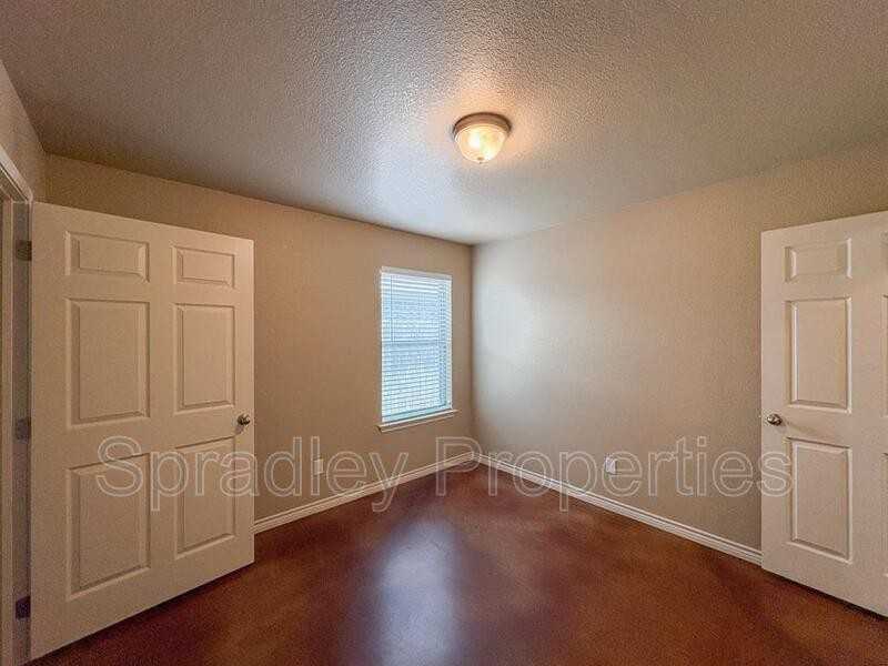 749 Laila Ln - Photo 7 of 13