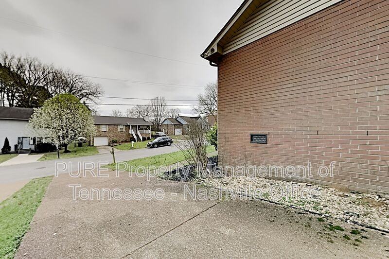 1513 Watercress Dr - Photo 3 of 23