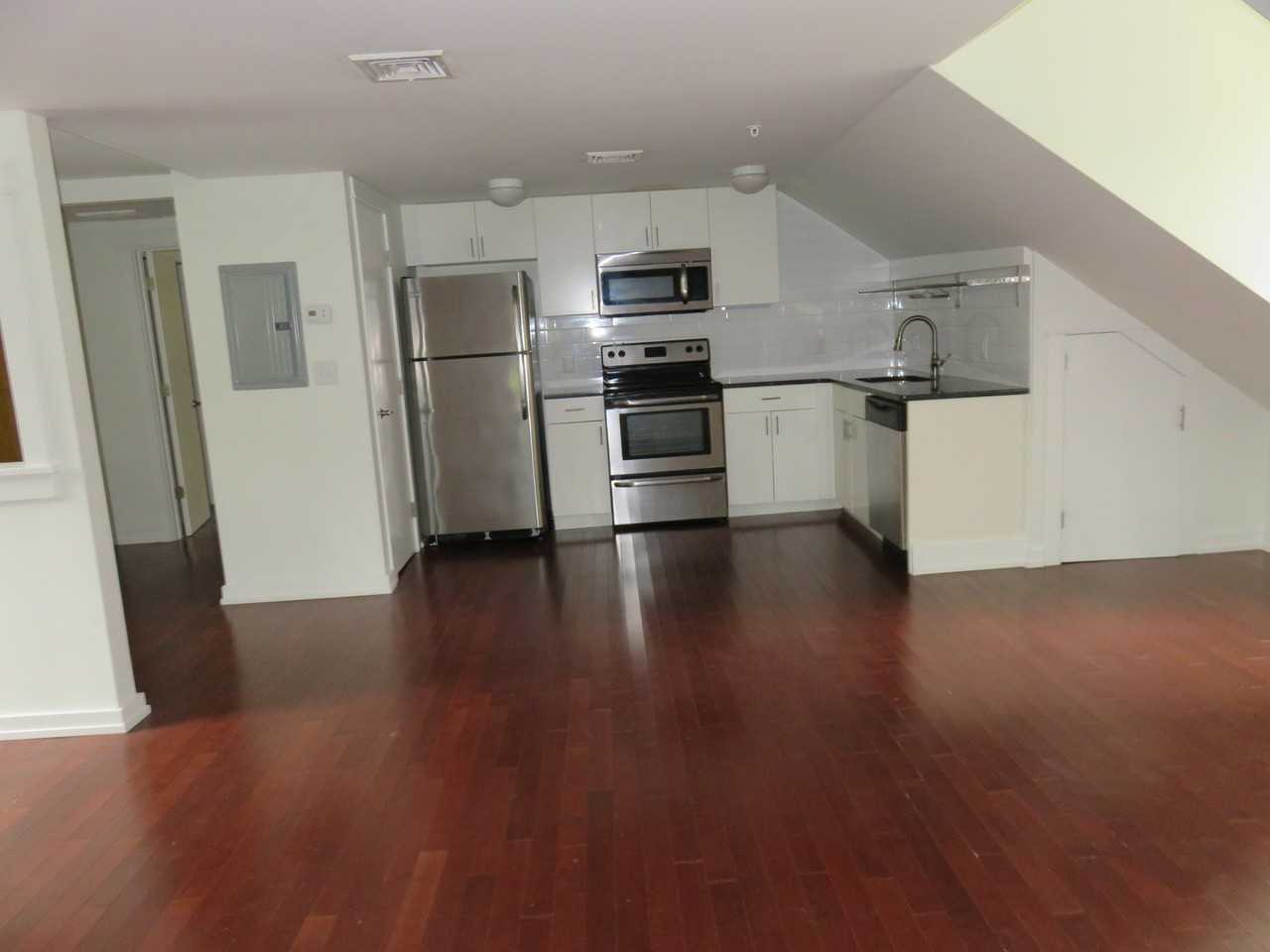 1300 Spruce St - Photo 3 of 12