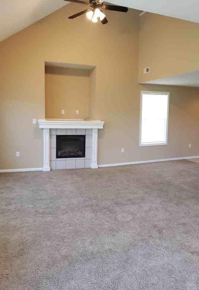 2817 Elm Creek Dr - Photo 4 of 18
