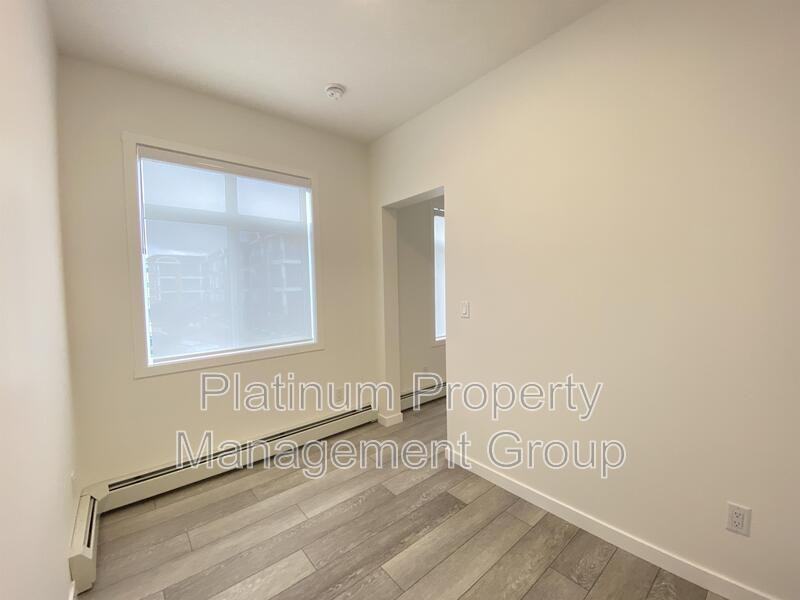 3218 - Photo 3 of 14