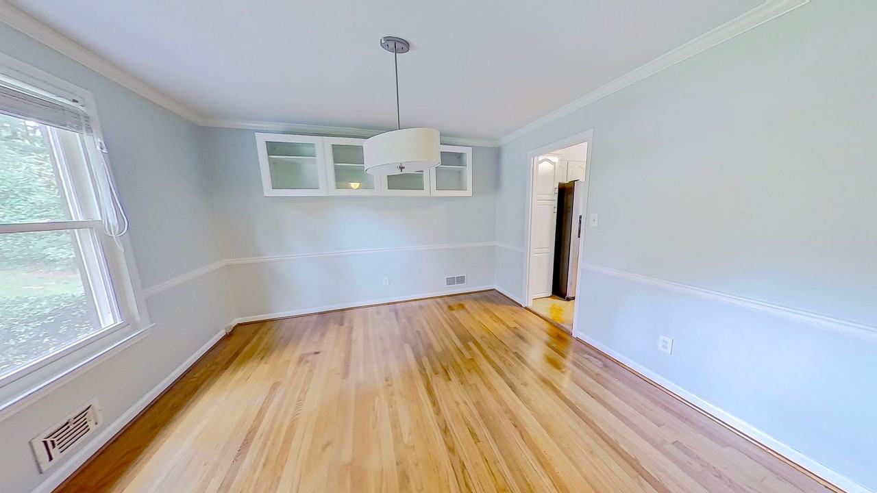 3105 Sussex Rd - Photo 6 of 24