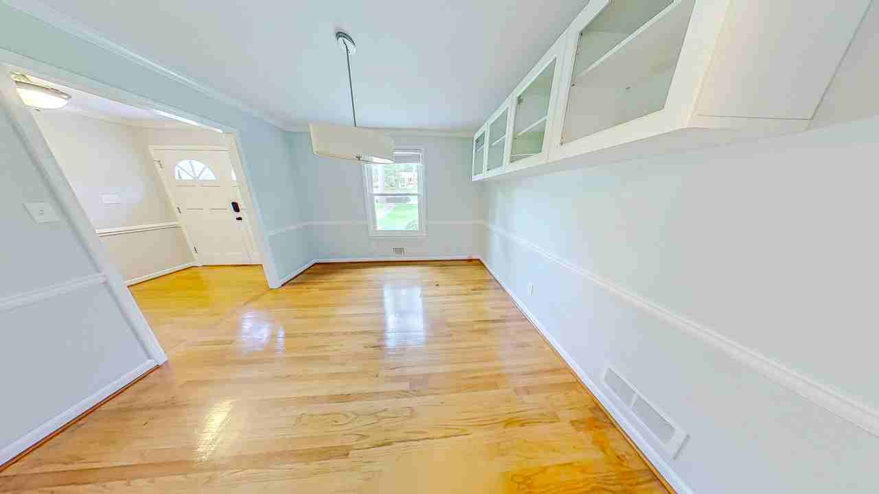 3105 Sussex Rd - Photo 7 of 24