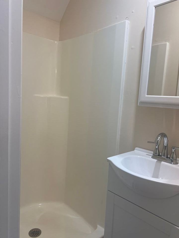 410 Snow St - Photo 6 of 12