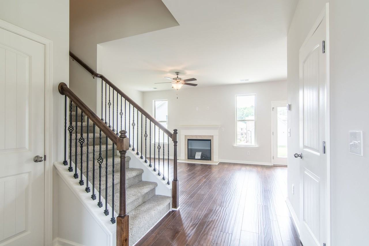 718 Still Hill Ln - Photo 4 of 13