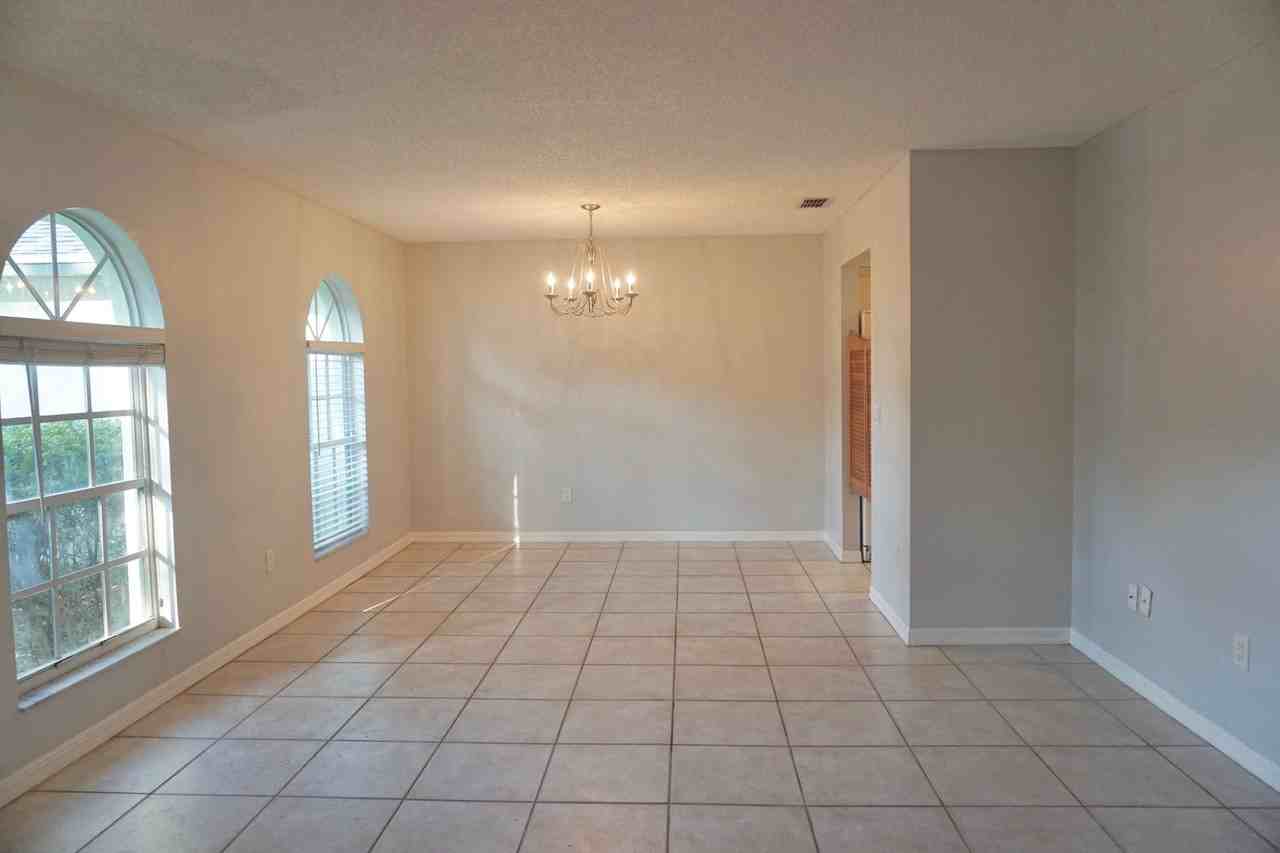 1422 Chamberlain Loop - Photo 4 of 29