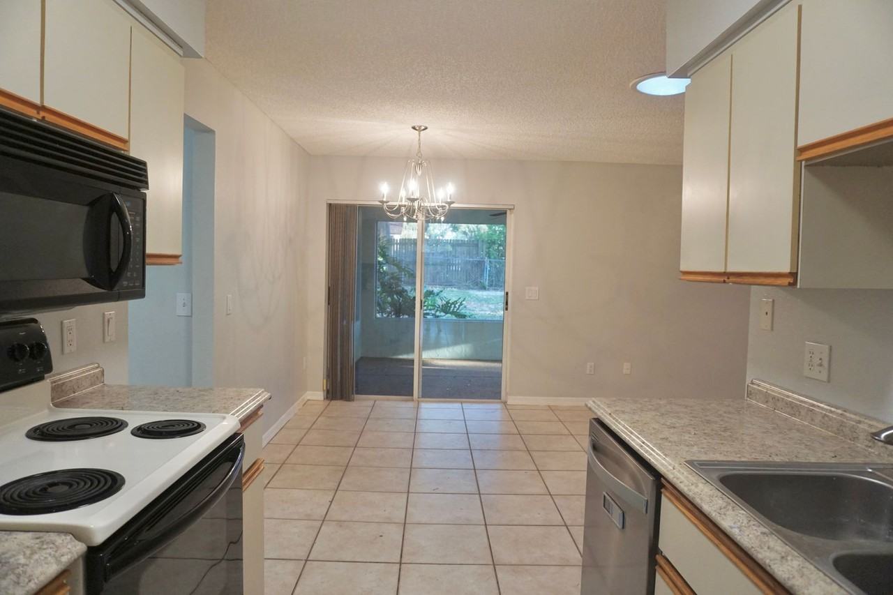 1422 Chamberlain Loop - Photo 6 of 29