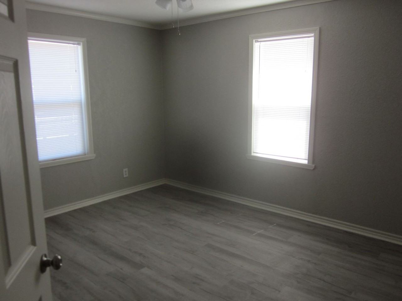 4214 Ne 15th Ave - Photo 4 of 12