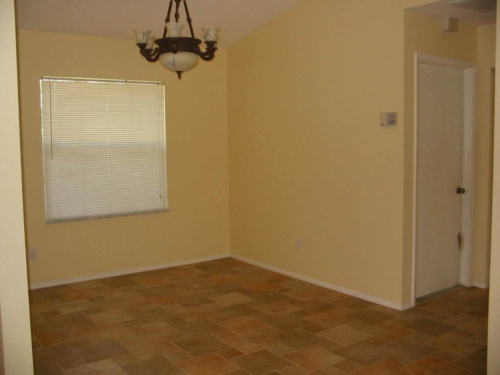 2624 Peake St - Photo 6 of 12
