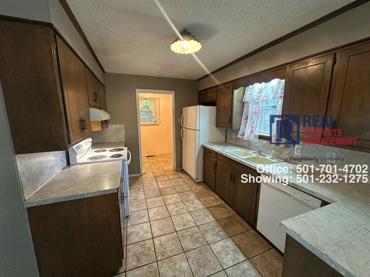 110 Robinwood St - Photo 4 of 15