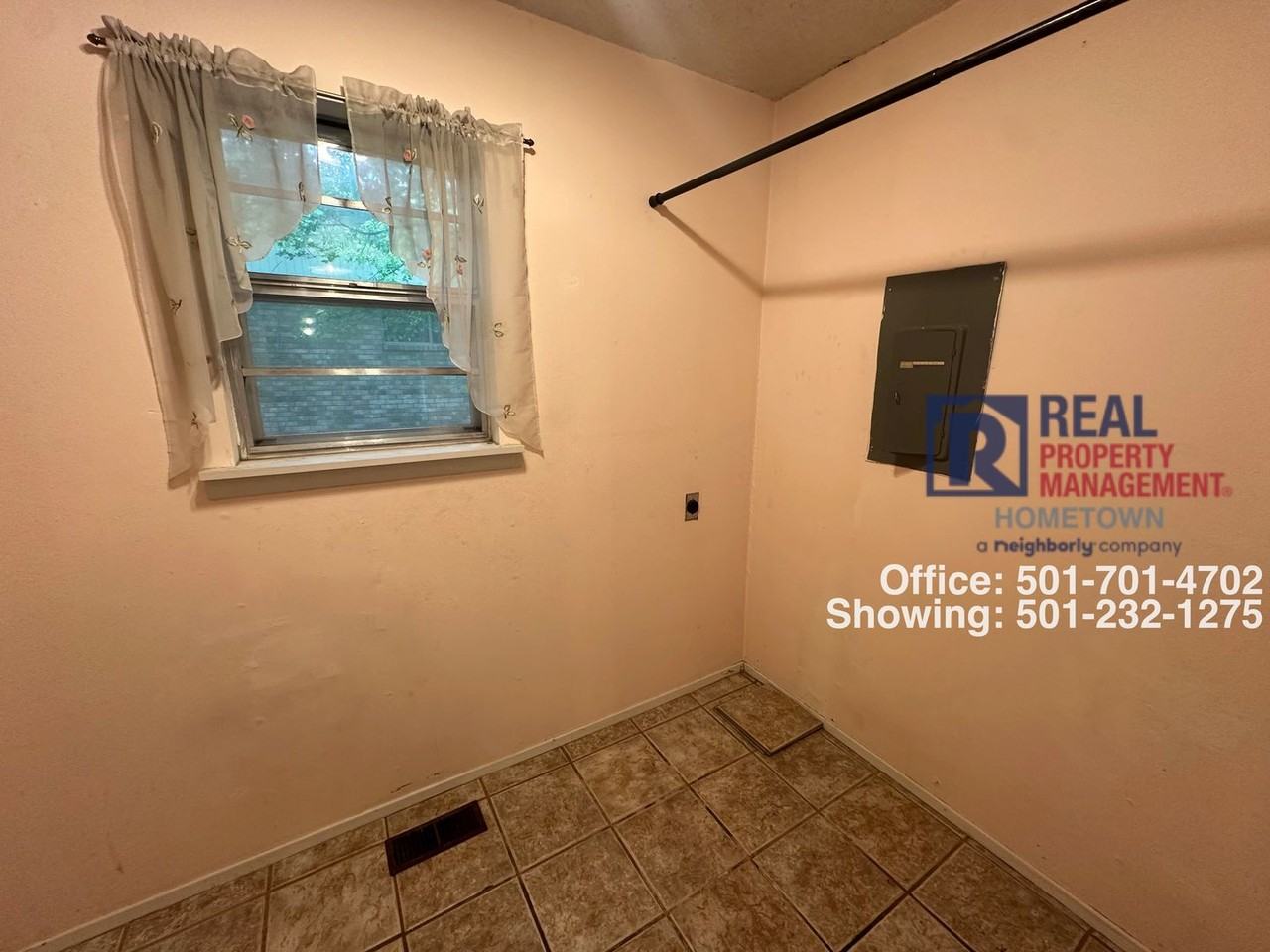 110 Robinwood St - Photo 5 of 15