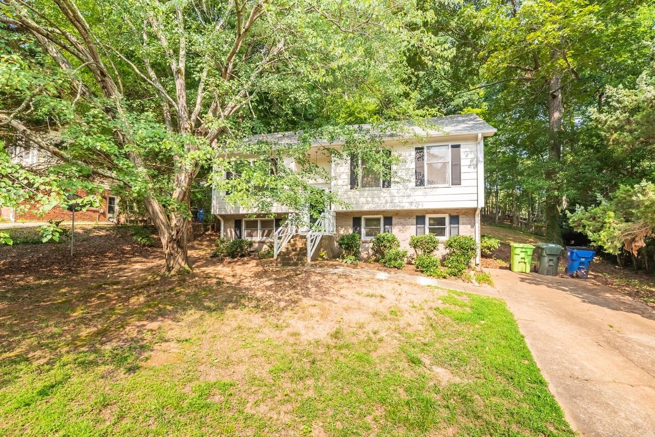 7833 Foxwood Dr - Photo 2 of 22