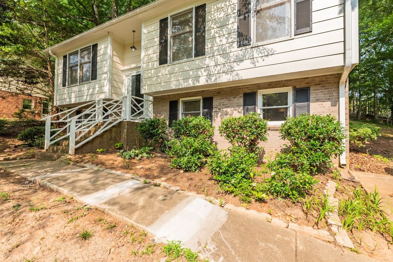 7833 Foxwood Dr - Photo 3 of 22