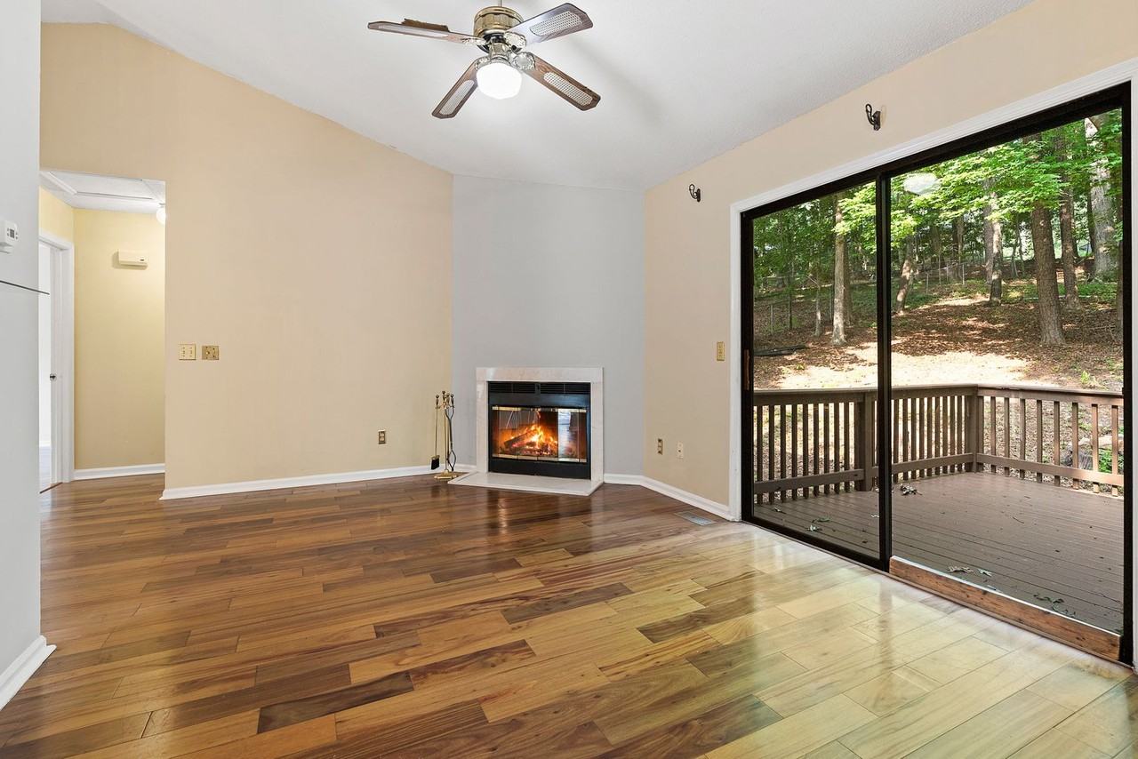 7833 Foxwood Dr - Photo 4 of 22