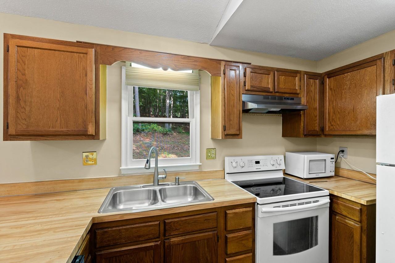7833 Foxwood Dr - Photo 7 of 22