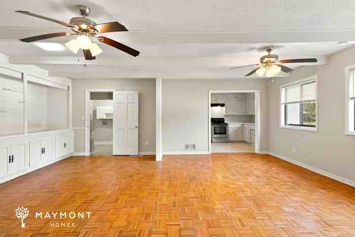 2425 4th St Nw - Photo 4 of 12