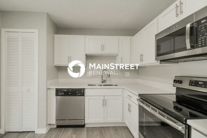 1299 Salina St Se - Photo 4 of 16
