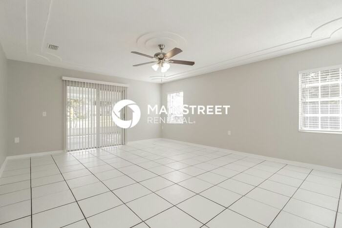 1299 Salina St Se - Photo 6 of 16