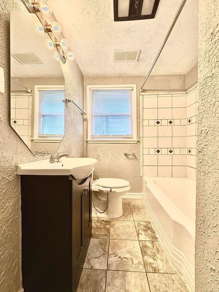826 W Bryan St - Photo 6 of 13
