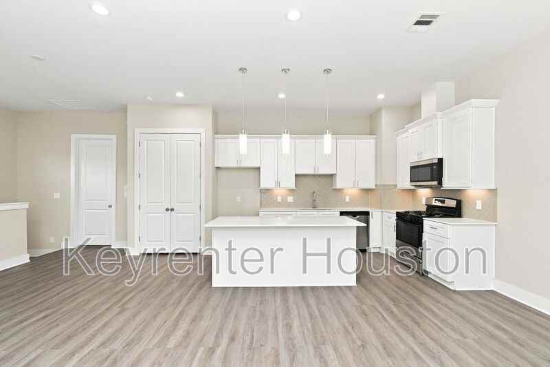 8316 Curry Rd #A - Photo 3 of 15