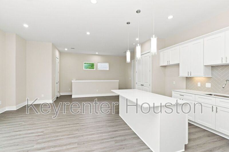 8316 Curry Rd #A - Photo 4 of 15