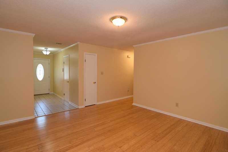 515 Ridgewood Dr - Photo 2 of 26