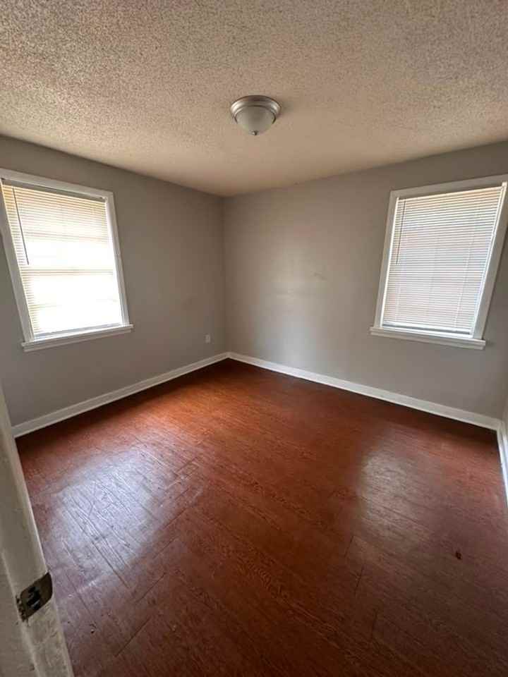 2108 Curry Ave - Photo 3 of 16
