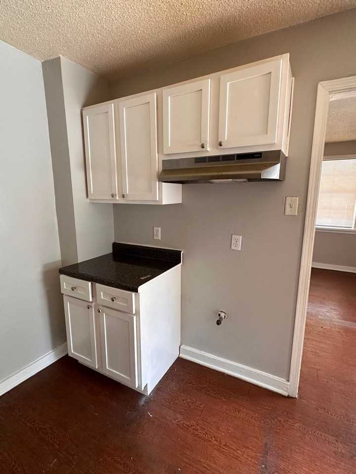 2108 Curry Ave - Photo 5 of 16