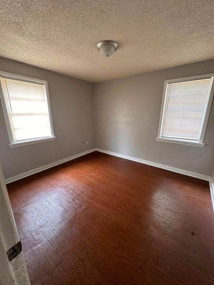2108 Curry Ave - Photo 6 of 16
